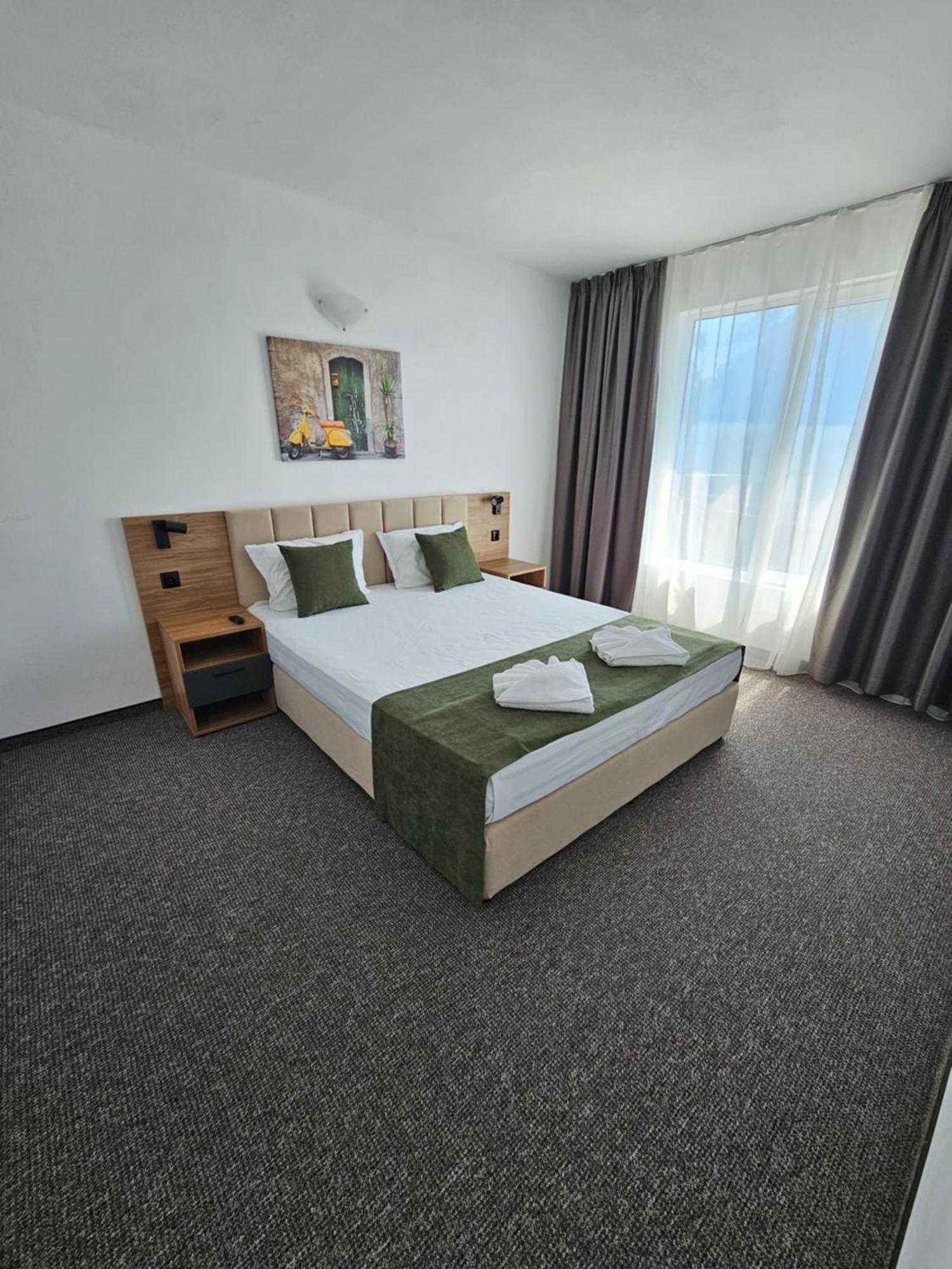 Hotel Lotos Kiten  Eksteriør billede